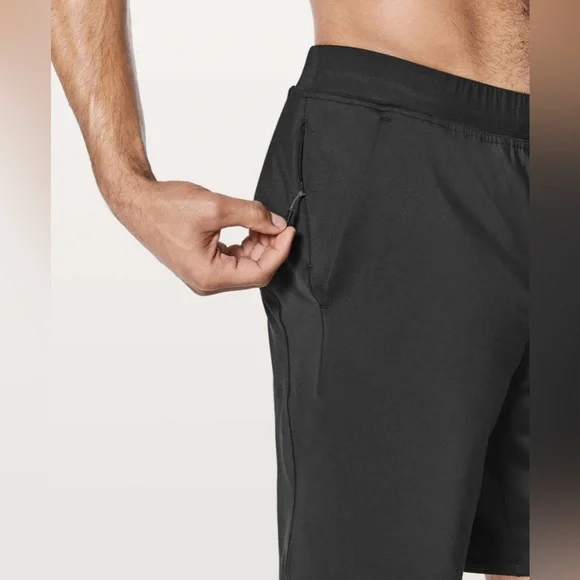 Lululemon Fundamental Short 9" in Black - Picture 3 of 4